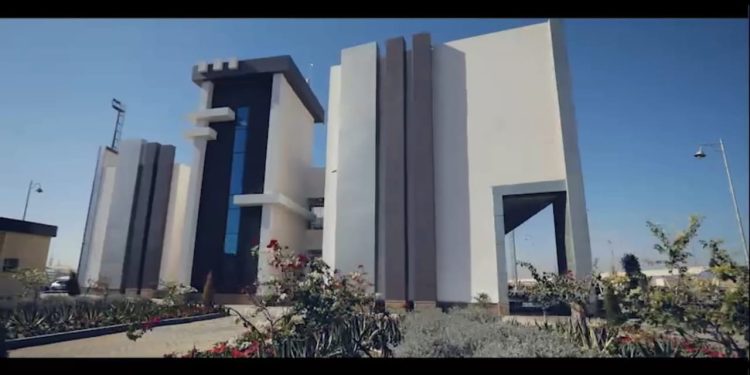 على 57 فدان.. إقامة سوق للسيارات بطريق العين السخنة