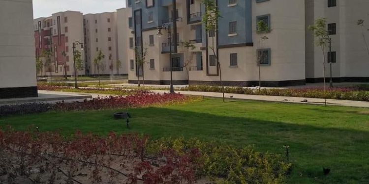 وزير الإسكان يتابع الموقف التنفيذى للمشروعات المختلفة الجارى تنفيذها بمدينة حدائق العاصمة.. تشمل 90 ألف شقة