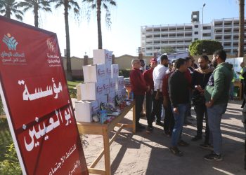 أحمد موسى يُشيد بجهود مؤسسة أبو العينين في دعم أهالي سوهاج.. على مدار 3 أيام