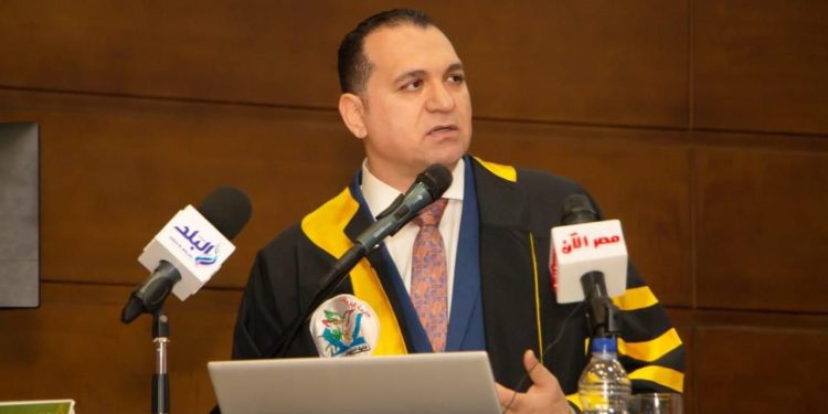 بحضور وزير الشباب والرياضة.. مساعد رئيس حزب حماة وطن يحصل على درجة الماجستير فى بحث عن صناعة الرياضة ودورها فى مصر 2030