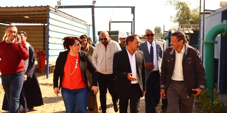 رئيس مياه أسيوط يتابع انتظام وجودة الخدمات بقرى مركز أسيوط