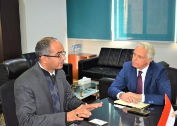 نائب وزير الإسكان للبنية الأساسية يتابع تعزيز استدامة خدمات مياه الشرب والصرف الصحي في الصعيد