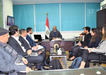 نائب وزير الإسكان يتابع مع ممثلي البنك الأوروبي لإعادة الإعمار والتنمية المشروعات الجارية والمخطط تنفيذها بقطاع المياه والصرف