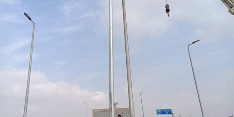 جهاز مدينة العبور يستكمل أعمال التطوير ورفع كفاءة البنية التحتية وشبكات الإنارة بعدة مناطق