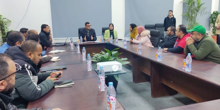 رئيس جهاز العاصمة الإدارية الجديدة  يلتقي سكان الحي السكني الثالث R3 بقاعة الاجتماعات بمقر الجهاز