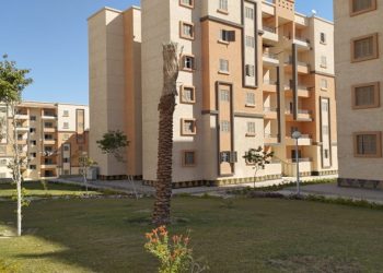 وزير الإسكان يتابع ما يتم تنفيذه من مشروعات بمدينة حدائق أكتوبر خلال 2023