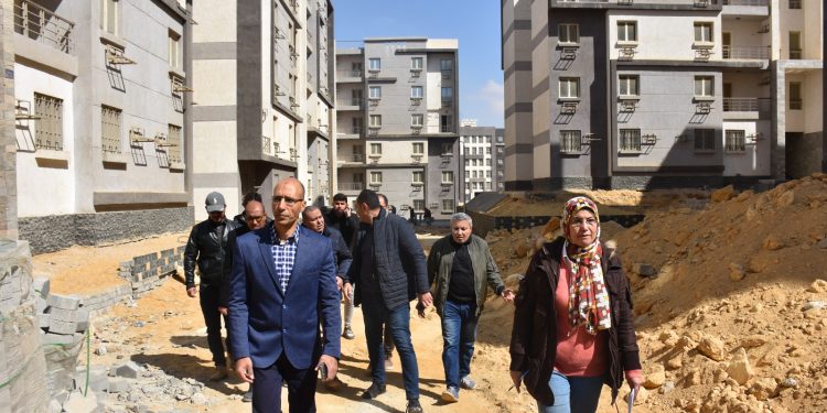 رئيس جهاز مدينة القاهرة الجديدة يواصل جولاته التفقدية لمتابعة سير العمل بالمشروعات