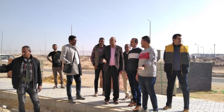 رئيس جهاز " سوهاج الجديدة " يتفقد موقف تنفيذ مشروعات الإسكان الجارية بمدينة أخميم الجديدة