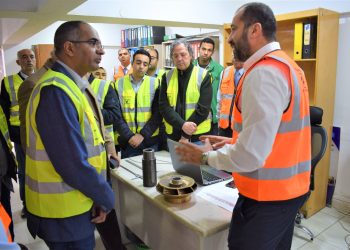 نائب وزير الإسكان يزور مصنعين لإنتاج المهمات المطلوبة لتنفيذ مشروعات مياه الشرب والصرف الصحي