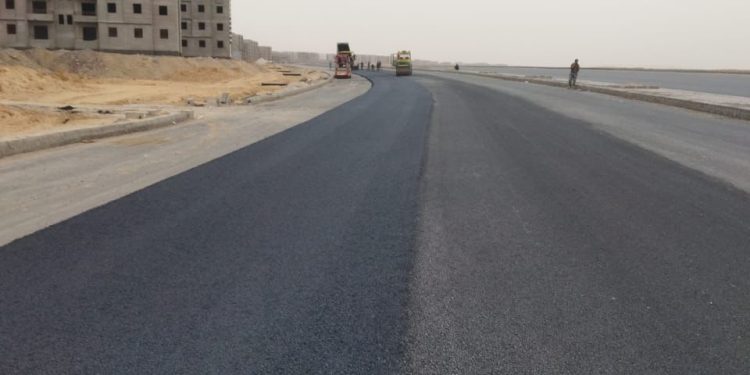 مسئولو الإسكان في جولة تفقدية بوحدات سكن كل المصريين بالحى 16 بمدينة العبور الجديدة