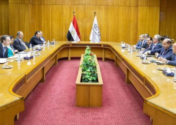 اقتصادية قناة السويس تناقش سبل التعاون مع غرفة التجارة الأمريكية اليونانية