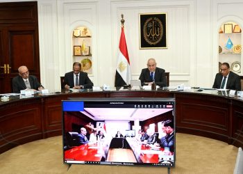 وزيرا الإسكان والتخطيط يناقشان مقترح الخطة الاستثمارية لوزارة الإسكان للعام المالى 2024/2023