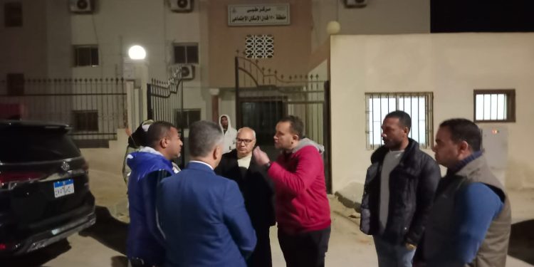 رئيس " مدينة 15 مايو " يتفقد جاهزية المراكز الطبية بمنطقة الامتداد والإسكان الاجتماعي تمهيداً لتشغيلها