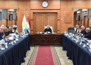 "اللجنة التنسيقية العليا" لشركات المياه والصرف تتابع الموقف التنفيذي لمشروعات المبادرة الرئاسية "حياة كريمة".. وخطة الترشيد والحد من الفاقد