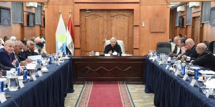 "اللجنة التنسيقية العليا" لشركات المياه والصرف تتابع الموقف التنفيذي لمشروعات المبادرة الرئاسية "حياة كريمة".. وخطة الترشيد والحد من الفاقد