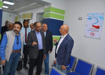 نائب وزير الاسكان لشؤون البنية الأساسية يتفقد عددا من مشروعات الصرف الصحى بمحافظة أسوان