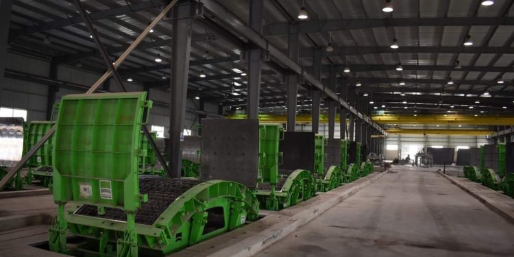 رئيس المقاولون العرب يتابع أعمال 3 محطات بالخط الرابع لمترو الأنفاق وتركيب ماكينة الحفر بالمشروع