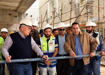 رئيس المقاولون العرب يزور مشروع مونوريل 6 أكتوبر