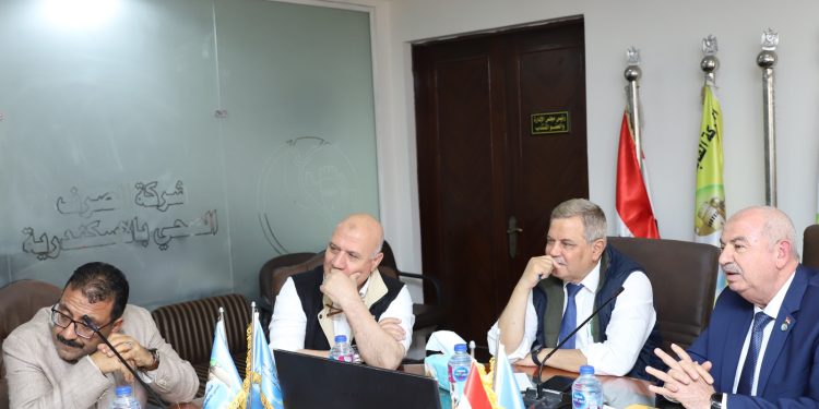 رئيس القابضة للمياه يتابع مشروعات رفع كفاءة منظومة الصرف الصحى والأمطار بالإسكندرية.. تنفيذ 8650 وصلة