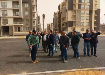 رئيس جهاز الشيخ زايد يتفقد سير العمل بوحدات "جنة" بتوسعات المدينة.. ويتابع أعمال التطوير بالحي الـ8