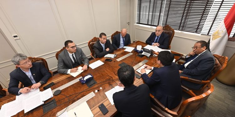 وزير الإسكان يلتقي وفدا من "cscec" الصينية لمتابعة الموقف التنفيذي لمشروع منطقة الأعمال المركزية بالعاصمة الإدارية وزير الإسكان يلتقي وفدا من "cscec" الصينية لمتابعة الموقف التنفيذي لمشروع منطقة الأعمال المركزية بالعاصمة الإدارية