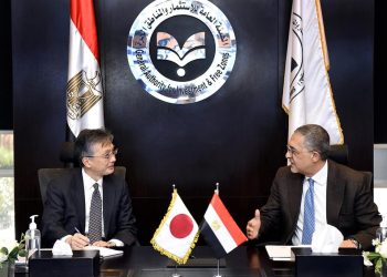 العامة للاستثمار و"سوميتومو" اليابانية تبحثان فرص تعزيز صناعة السيارات في مصر.. وضخ 100 مليون دولار بالسوق