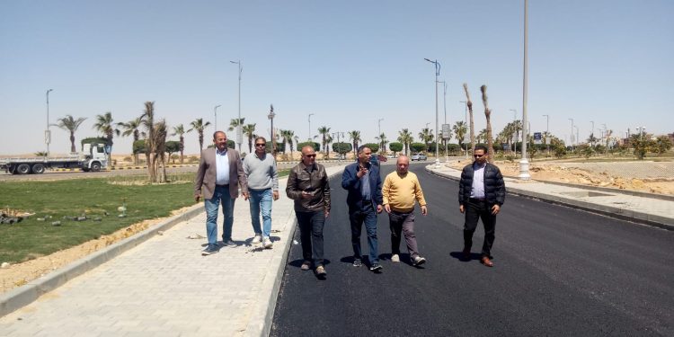 رئيس جهاز بدر يتفقد أعمال تطوير الطرق ومداخل الأحياء السكنية.. وحملات على وصلات المياه المخالفة وتحرير 55 محضر