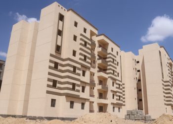 وزير الإسكان يتابع أعمال تنفيذ 276  عمارة بمبادرة “سكن كل المصريين” بمدينة “العاشر من رمضان “