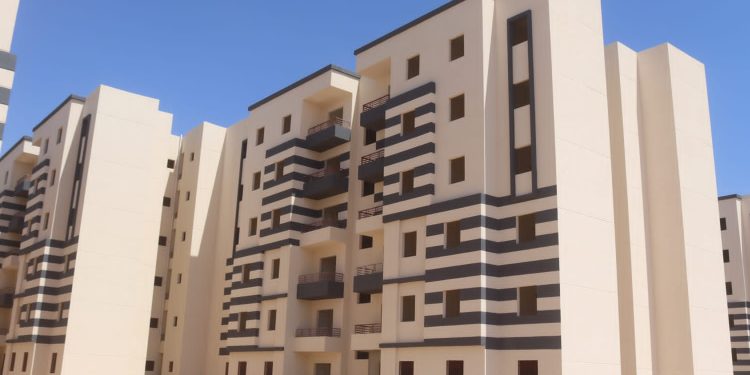 رئيس جهاز “العاشر من رمضان” يتفقد مواقع وحدات “سكن كل المصريين” بعدد 178 عمارة