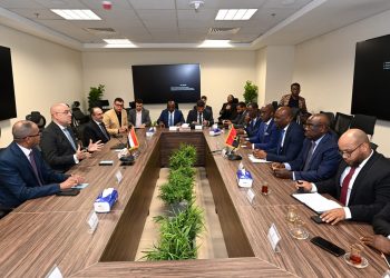 وزير الإسكان يعرض على نظيره الأنجولى والوفد المرافق له التجربة العمرانية التى تشهدها الدولة المصرية فى عهد الرئيس السيسي