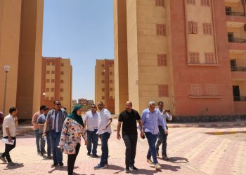 رئيس جهاز “سوهاج الجديدة” يتفقد منطقتي ١٣٨ عمارة و٥٠  عمارة ضمن “سكن كل المصريين”