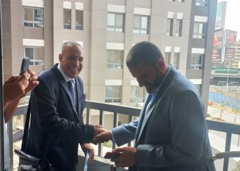 رئيس “جهاز ماسبيرو” يتابع تسليم 936 شقة بأبراج “الإسكان البديل” لمستحقيها الذين اختاروا العودة للمنطقة بعد تطويرها