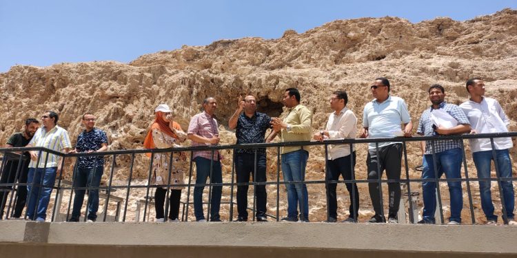 رئيس جهاز “سوهاج الجديدة” يقوم بجولة موسعة لمتابعة سير العمل بالمشروعات الجاري تنفيذها.. نسب التنفيذ تصل لـ90%