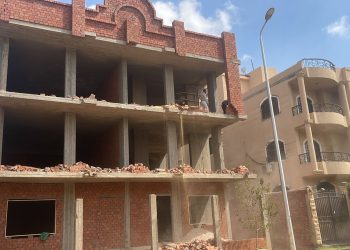 رئيس جهاز الشروق: إزالة مخالفات بناء وحملات لرفع الإشغالات بمنطقة 4.. وإزالة المخالفات بباقي الأحياء