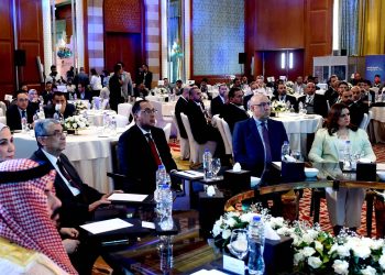 وزير الإسكان يُشارك فى الجلسة الافتتاحية لفعاليات الدورة 8 لملتقى “بناة مصر”