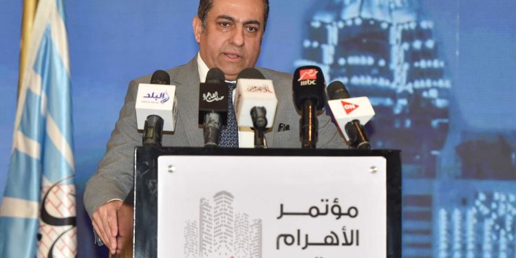 خالد عباس: الانتهاء من نقل كافة الوزارات للعاصمة الإدارية نهاية الشهر الجاري