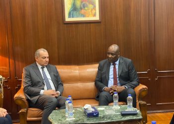 صديق يعرض خطة عمل صندوق التنمية الحضرية فى لقاء بوزير الإسكان الأنجولى