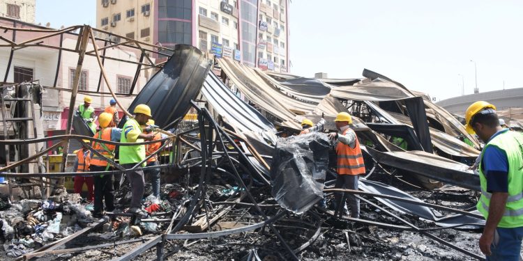 تكليف المقاولون العرب بإصلاح آثار الحريق بالمعرض التجارى ببنى سويف