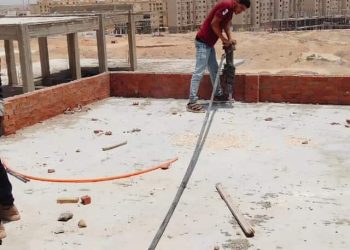 جهاز حدائق أكتوبر يشن حملة لإزالة مباني مخالفة.. ووقف التعامل علي المباني المخالفة بجهاز المدينة