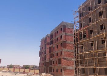 مسئولو الإسكان يتفقدون وحدات “سكن كل المصريين” فى أسوان الجديدة ونسبة الإنجاز 60%
