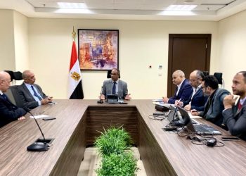 نائب وزير الإسكان يتابع موقف مشروعات المياه والصرف بمحافظتي شمال وجنوب سيناء