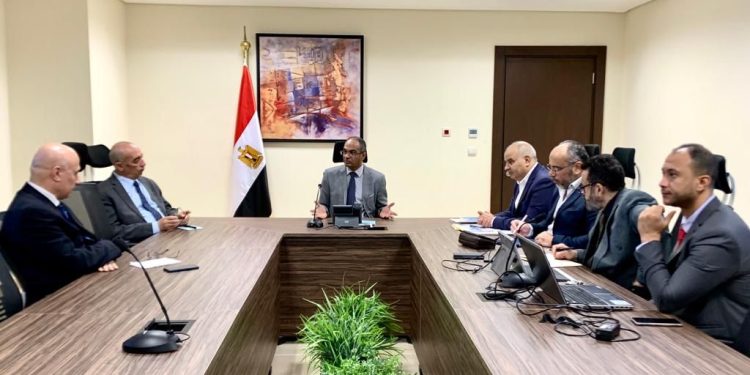 نائب وزير الإسكان يتابع موقف مشروعات المياه والصرف بمحافظتي شمال وجنوب سيناء
