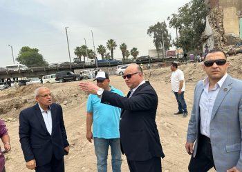 محافظ القاهرة يتابع أعمال الإزالة بمنطقة البساتين فى توسعات المرحلة 2 للطريق الدائري