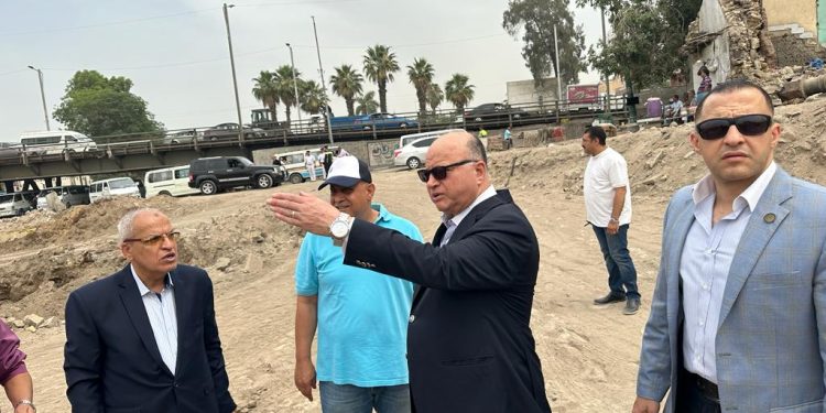 محافظ القاهرة يتابع أعمال الإزالة بمنطقة البساتين فى توسعات المرحلة 2 للطريق الدائري