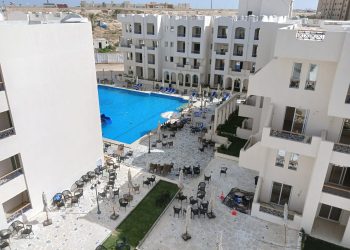 تسليم المرحلة الاولى من “سانتوريني” الساحل الشمالي الكيلو ٨٢