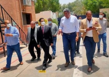 رئيس جهاز النوبارية الجديدة يزور أحد مصانع الكيماويات والمستلزمات الزراعية بالمدينة لبحث زيادة الاستثمار