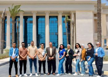 وفد من طلاب “إعلام أكتوبر” يزور مدينة المنصورة الجديدة ضمن حملة إعلامية كمشروع تخرج ويتفقد معالمها