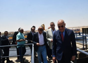 وزير الإسكان يتفقد محطة معالجة الصرف الصحي الثنائية فى بنى سويف الجديدة بطاقة 52 ألف م3 يومياً