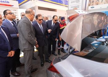 وزير البترول يفتتح محطة متكاملة بمنطقة وسط البلد للتموين بالغاز الطبيعي والبنزين والشحن الكهربائي