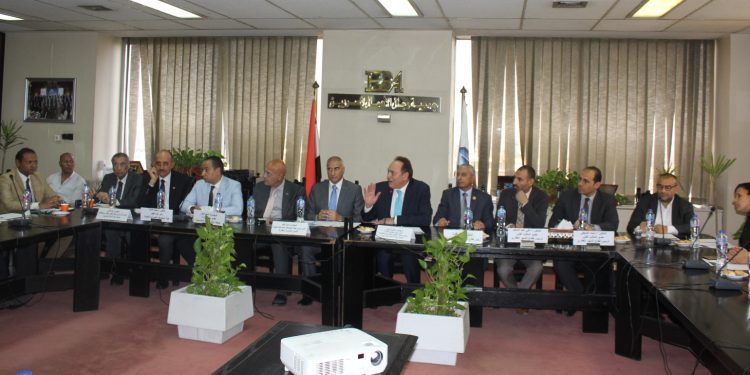 اجتماع الشهر العقاري وجمعية رجال الأعمال